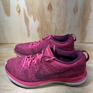 Nike Flyknit Fuchsia Sneakers Women’s Size 7